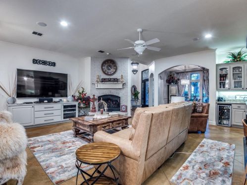 9301 Dosier Cv, Fort Worth TX  76179-3284 exterior