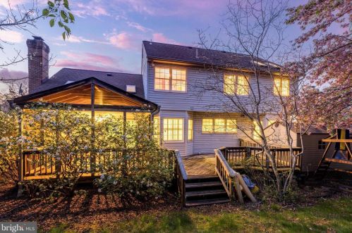 12593 Cross Hollow Ct, Herndon, VA 20170-5741