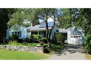24 Brook St, Barrington, RI 02806-1158