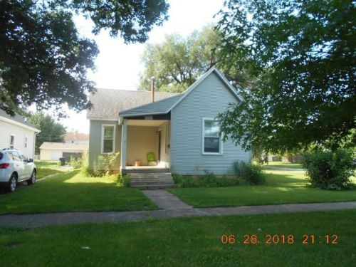 2721 Moultrie Ave, Mattoon, IL 61938-2430