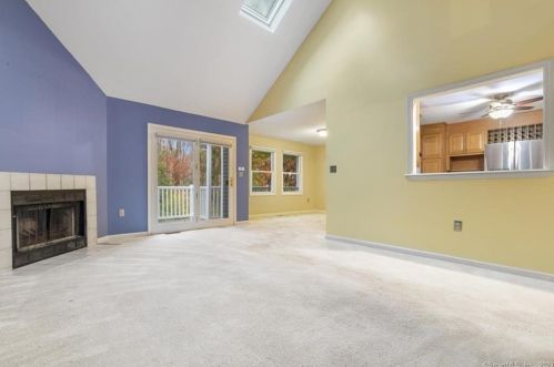 9 Vicki Ln, Colchester, CT 06415-1041