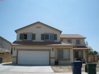 5522 Lighthouse Ln, Palmdale, CA 93552-4656