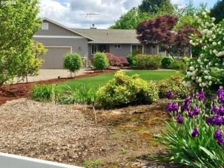 8380 Dog Ridge Rd, Newberg, OR 97132-7127