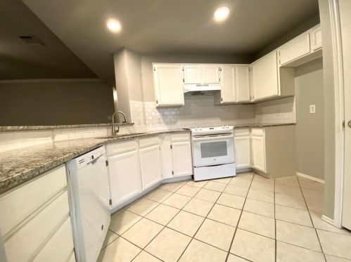 7209 Royal Oak Dr, Fort Worth TX  76126-4526 exterior