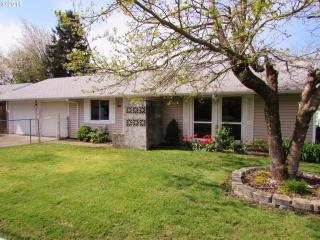 1009 212th Ave, Damascus, OR 97030