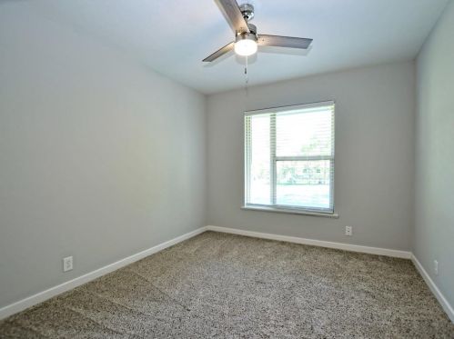 7607 Creston Ln, Austin TX  78752-1326 exterior