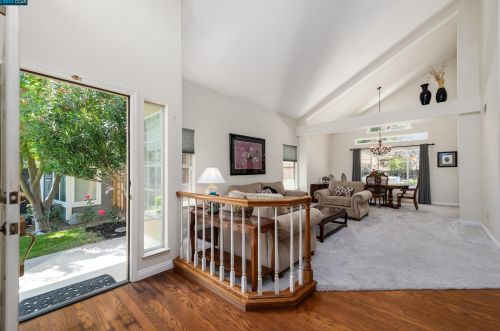7884 Shady Creek Rd, Pleasanton, CA 94568-3705