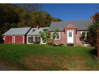 131 Spring Rd, Tunbridge VT  05077-9615 exterior