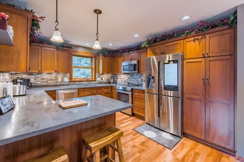 706 Greenvale Ave, Waterford, MN 55057-1538