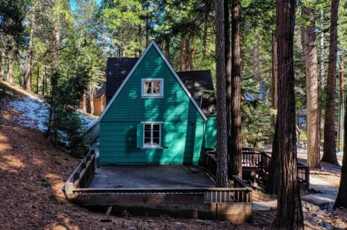 372 Cottage Grove Rd, Lake Arrowhead, CA