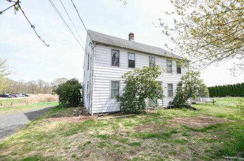 862 Farms Rd, Wallingford, CT 06492-2594