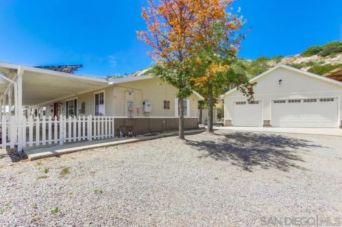 2153 Cedar St, Ramona, CA 92065-1352