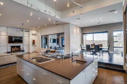 6821 Saucon Vly Dr, Fort Worth TX  76132-7125 exterior