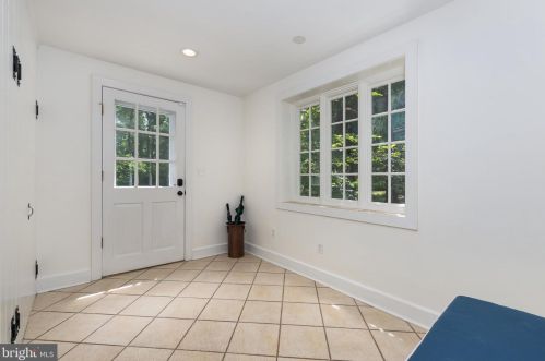 37 Ridgeview Rd, Princeton NJ  08540-7666 exterior