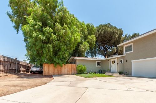 5500 Montero Dr, Riverside CA  92509-5632 exterior