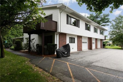 674 Orleans Ct, Warwick, RI 02886-1712