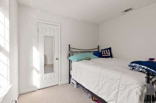 65 Wynd Ter, Middletown CT  06457-8729 exterior