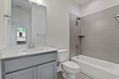 1733 Cantey St, Fort Worth TX  76110-2946 exterior