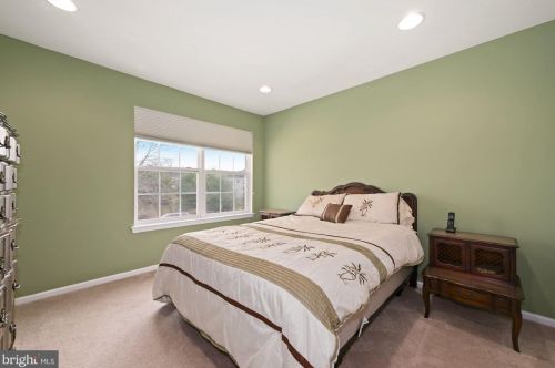 63 Spinnaker Dr, Mount Laurel NJ 08054-6107 exterior