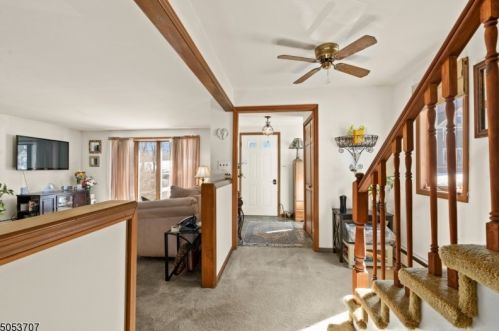 19 Beaver Run Rd, Lafayette, NJ 07848-3110