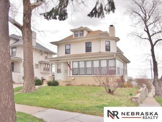 2333 Hanscom Blvd, Omaha, NE 68105-3143