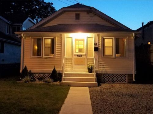 61 Boon St, South Kingstown, RI 02882-3601