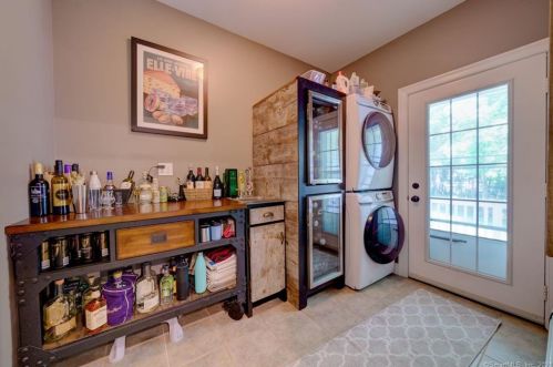53 Crystal Ridge Dr, Ellington CT  06029-3052 exterior