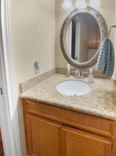 221 Pecan Est Rd, Angleton TX 77515-8463 exterior