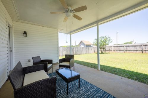 209 Tyson Glen Dr, Warner Robins GA  31088-2396 exterior