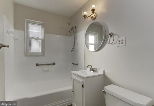 2413 Dexter Ave, Silver Spring MD 20902-4923 exterior