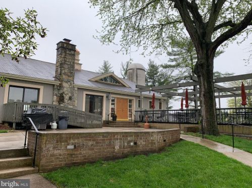 173 Valleybrook Dr, Lancaster PA  17601-4619 exterior