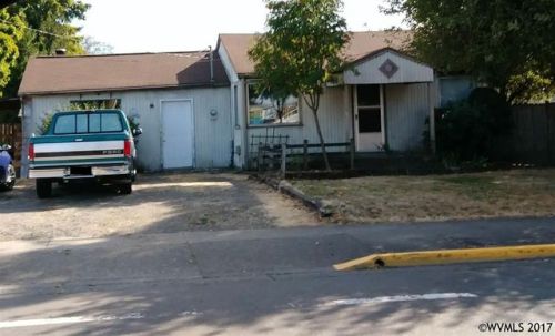 2620 Queen, Albany OR  97322-6859 exterior