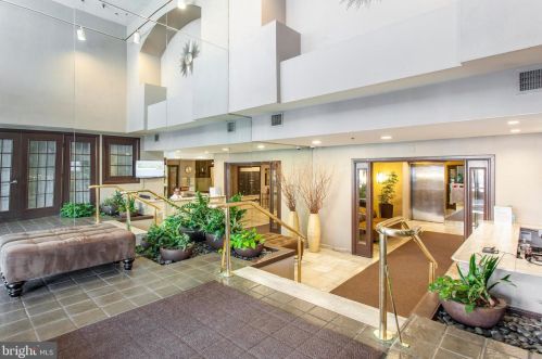 200 Lombard St, Philadelphia PA  19147-1605 exterior