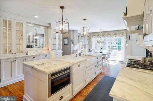 40 Upland Way, Haddonfield NJ 08033-3518 exterior