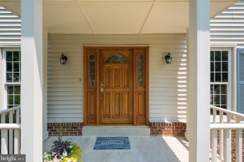 5559 Queen Victoria Ct, Springfield, VA 22015-2048