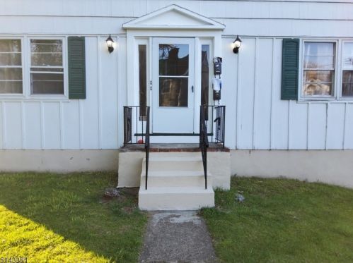 58 Jardine Rd, Morristown, NJ 07960-4222