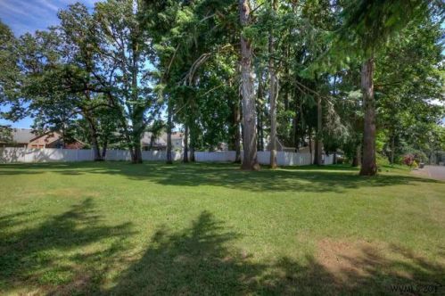 676 Ashley St, Dallas, OR 97338-1081