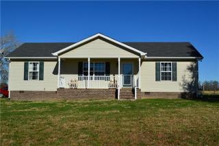 2892 Gnat Hill Rd, Manchester, TN 37355-7268