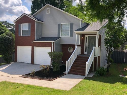 52 Central Park Dr, Atlanta, GA 30354-4132