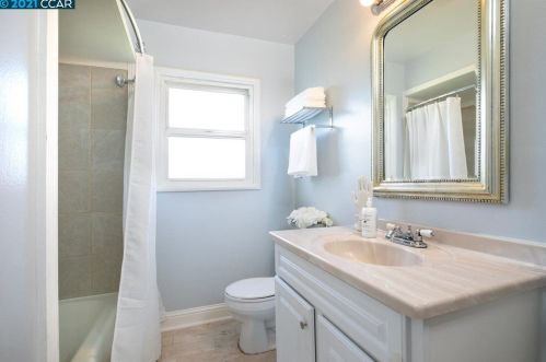 1829 Noemi Dr, Concord CA  94519-1445 exterior