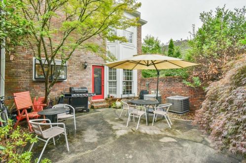 12 Kings Walk, Atlanta GA  30307-1206 exterior