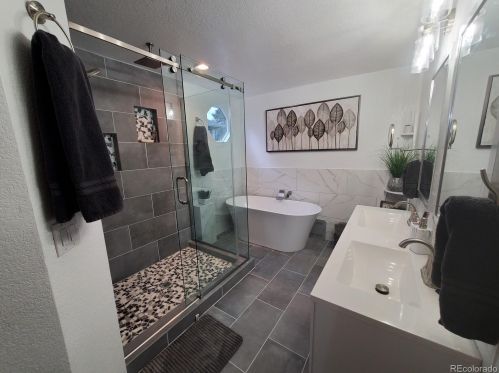 5273 Nepal Way, Aurora CO  80015-6441 exterior