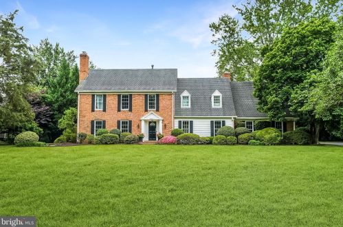 8409 Weller Ave, Mc Lean, VA 22102-1719