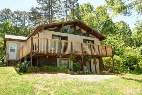 37 Occoneechee Dr, Clarksville, VA 23927-3412