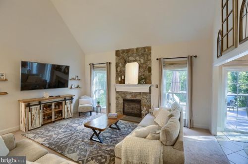 101 Shatto Dr, Carlisle PA  17013-2120 exterior