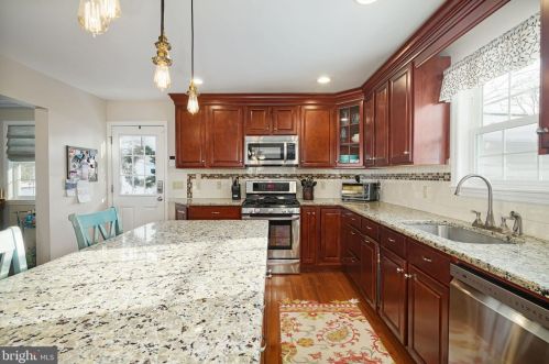 834 Edge Park Dr, Tavistock NJ 08033-1022 exterior