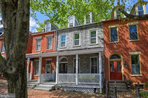 433 Walnut St, Lancaster PA  17603-3499 exterior