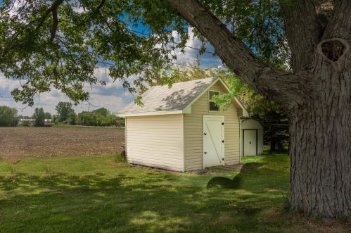 510 Maplewood Dr, Sycamore IL  60178-1212 exterior