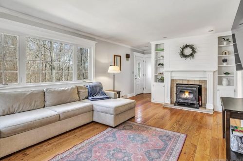 91 Bart Rd, Upper Stepney, CT 06468-1108