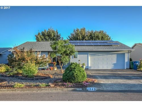1349 Vanderbeck Ln, Woodburn, OR 97071-2749